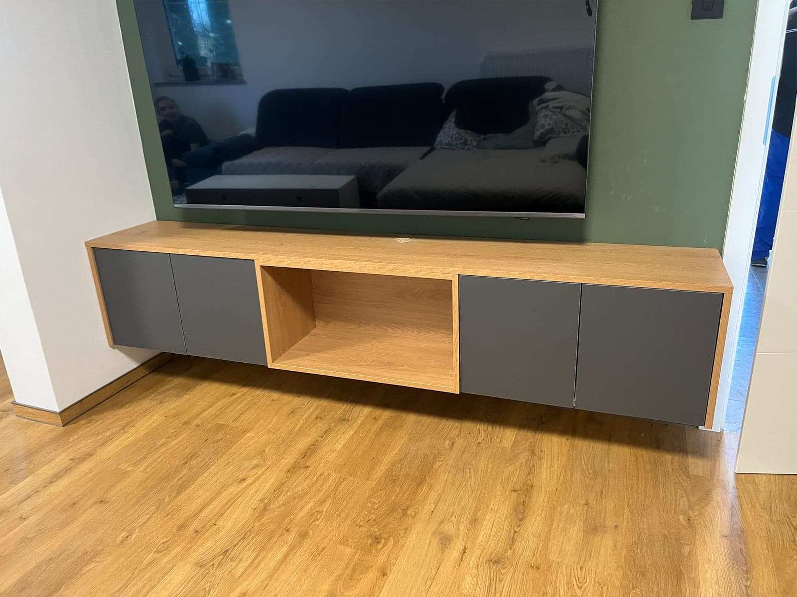 TV enota po meri za dnevno sobo